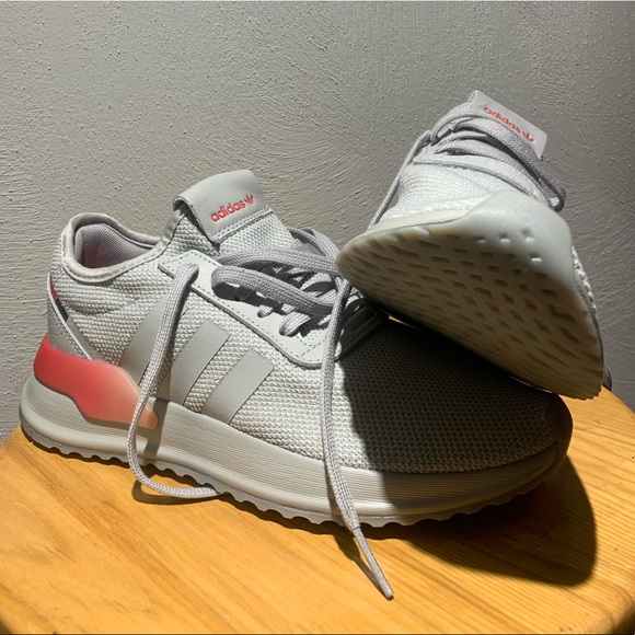 Adidas NMD R1.V2